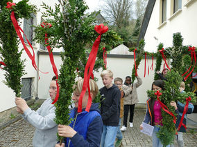 Palmsonntag in St. Crescentius - Beginn der Heiligen Woche (© Karl-Franz Thiede)